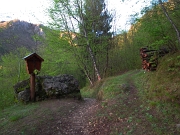 Verso il Monte Sornadello sul SENTIERO ’PASSO LUMACA’ con giro ad anello da Cornalita , sabato 21 aprile 2012 - FOTOGALLERY